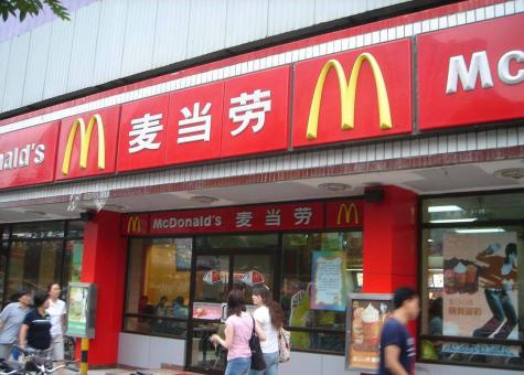 门头招牌如何改造升级吸引新一代消费者?